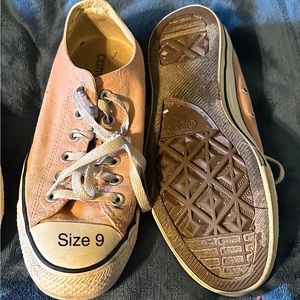 CONVERSE SZ 9 women’s